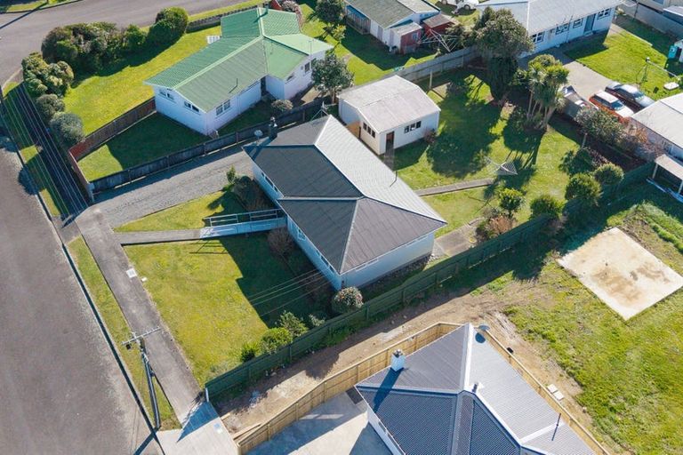 Photo of property in 27 Bledisloe Street, Levin, 5510