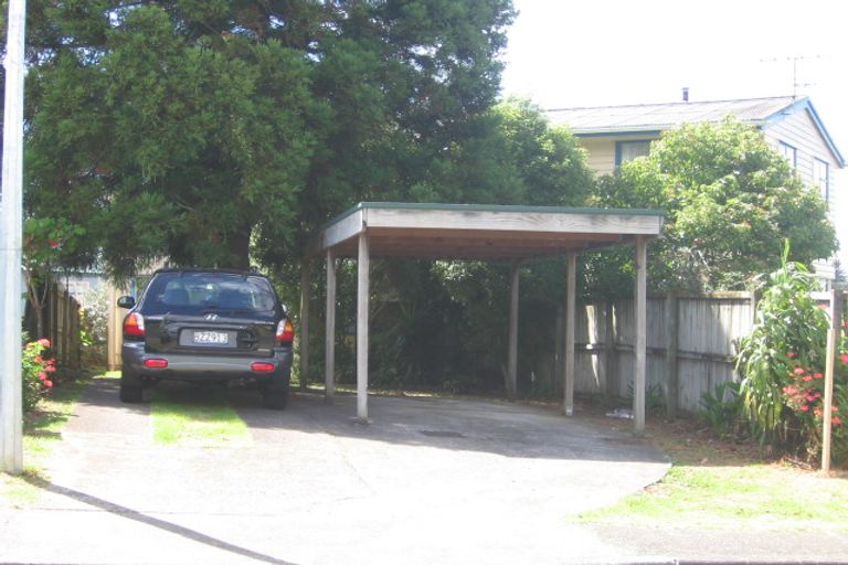 Photo of property in 3/47 Greenslade Crescent, Northcote, Auckland, 0627