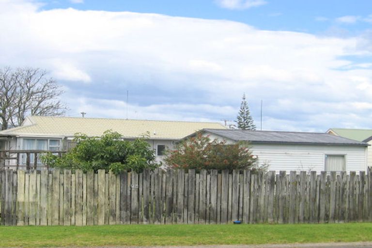 Photo of property in 124 Barbara Avenue, Whangamata, 3620