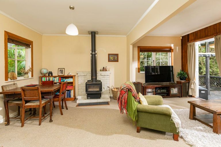 Photo of property in 332 Huia Road, Titirangi, Auckland, 0604
