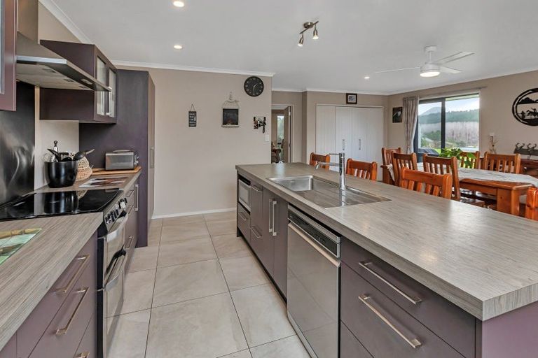 Photo of property in 1488 Kirikopuni Road, Tangiteroria, 0381