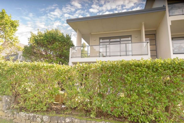 Photo of property in 9/79 Schnapper Rock Road, Schnapper Rock, Auckland, 0632