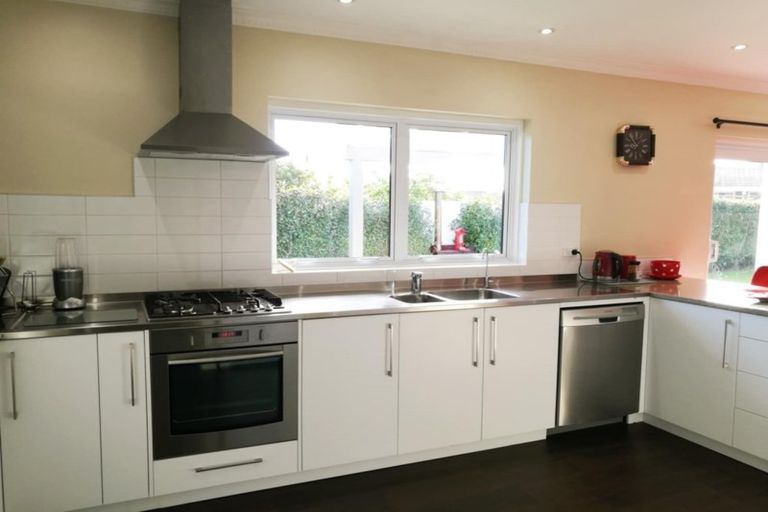 Photo of property in 19 Linklater Avenue, Bellevue, Tauranga, 3110