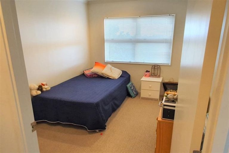 Photo of property in 10 Lime Crescent, Papakura, 2110