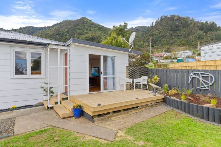 Photo of property in 1 Brick Street, Te Aroha, 3320