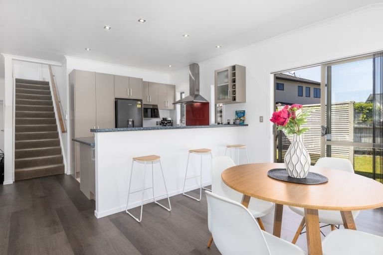 Photo of property in 17 Tasman Close, Aotea, Porirua, 5024