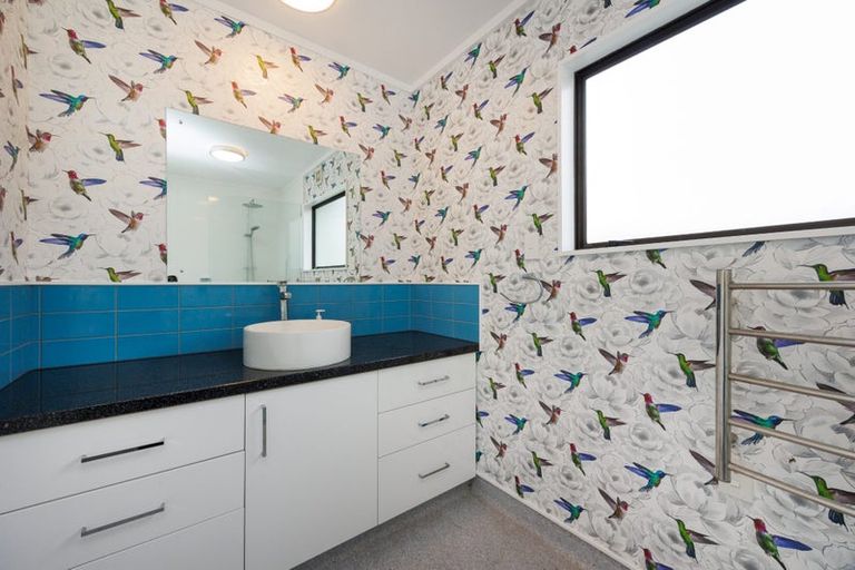 Photo of property in 26 Peppertree Glade, Kelvin Grove, Palmerston North, 4414