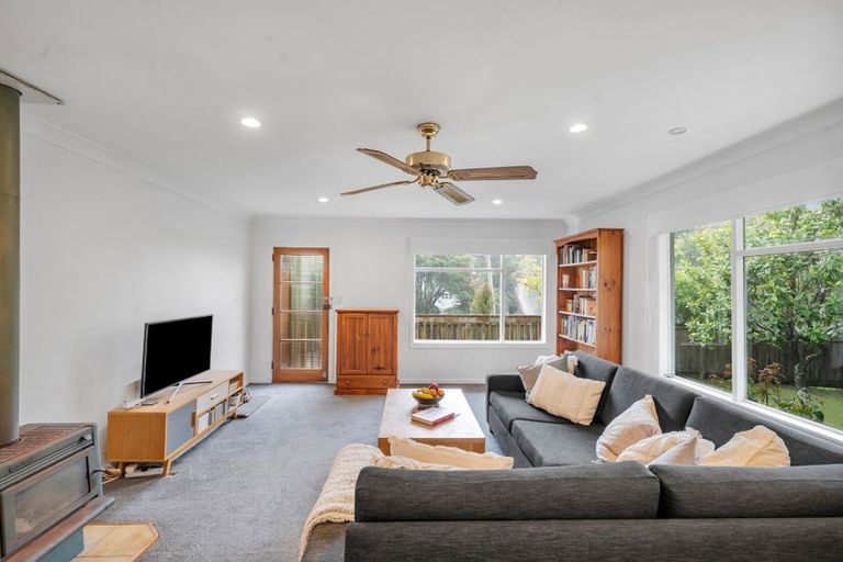 Photo of property in 24 Atkinson Road, Titirangi, Auckland, 0604