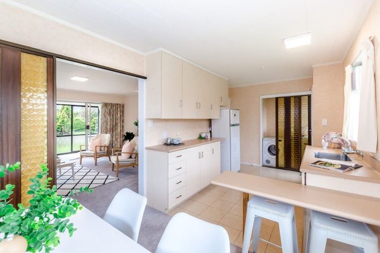 Photo of property in 19a Rewarewa Crescent, Waikanae, 5036