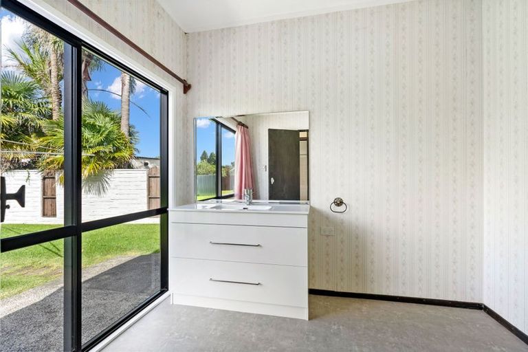 Photo of property in 9 Windsor Avenue, Waikanae, 5036