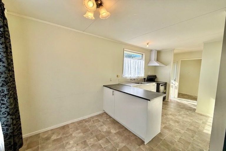 Photo of property in 2 Harold Lane, Dinsdale, Hamilton, 3204