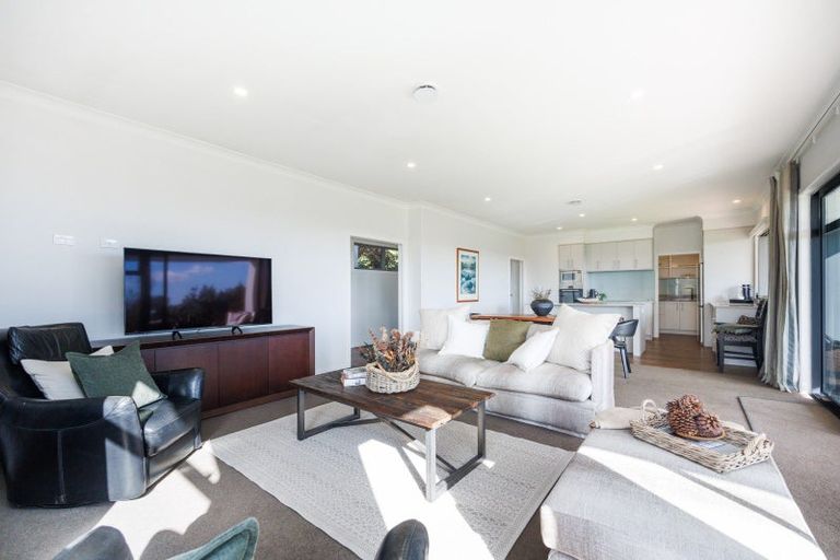 Photo of property in 12 Fleetwood Lane, Turitea, Palmerston North, 4472