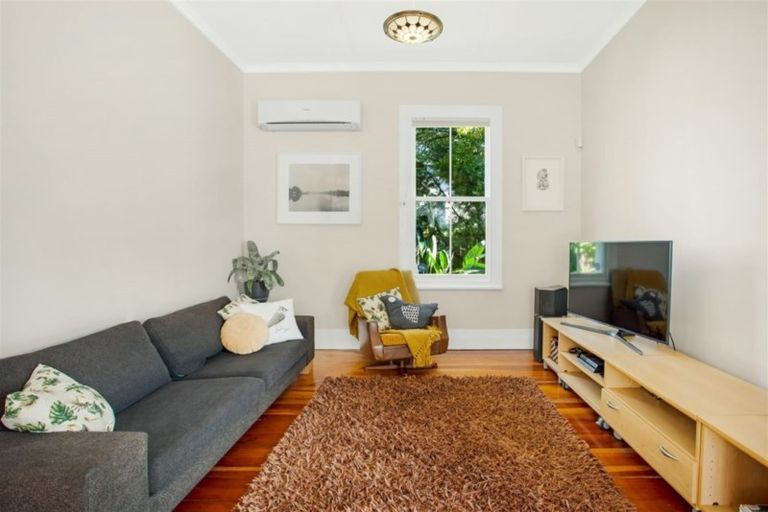 Photo of property in 139 Titirangi Road, New Lynn, Auckland, 0600