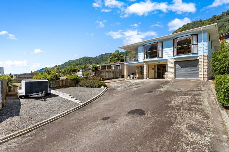 Photo of property in 68 Wairau Road, Picton, 7220