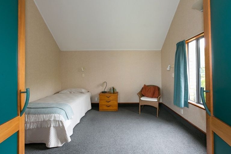 Photo of property in 4a Neeve Place, Taradale, Napier, 4112