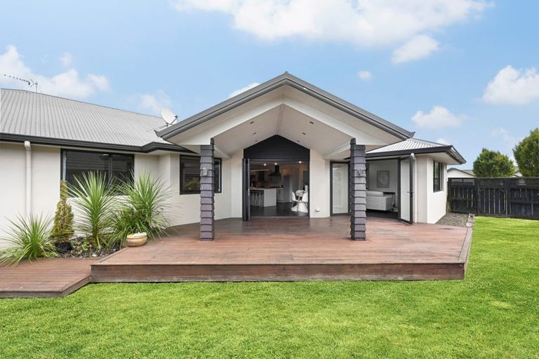 Photo of property in 99 Saint James Drive, Huntington, Hamilton, 3210