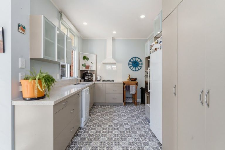 Photo of property in 16 Motu Street, Saint Clair, Dunedin, 9012