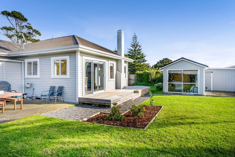 Photo of property in 147 Tasman Street, Opunake, 4616