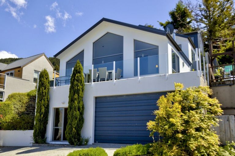 Photo of property in 24 Stone Ridge Place, Queenstown, 9300