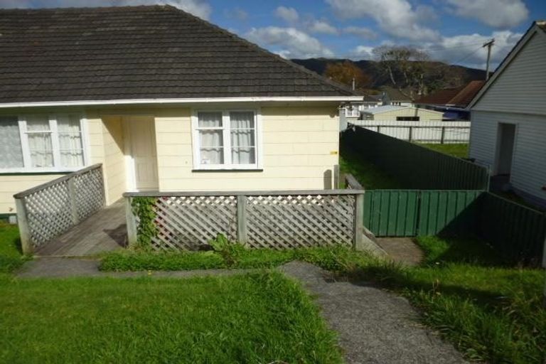 Photo of property in 90 Kowhai Street, Naenae, Lower Hutt, 5011