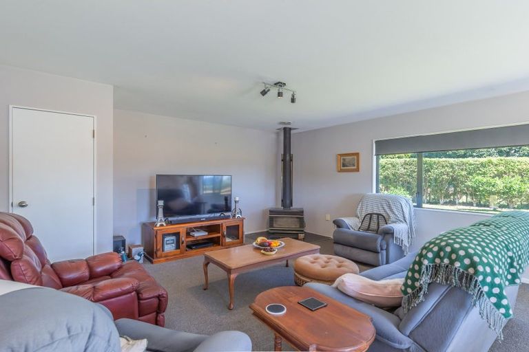 Photo of property in 59 Avenue North Road, Levin, 5510