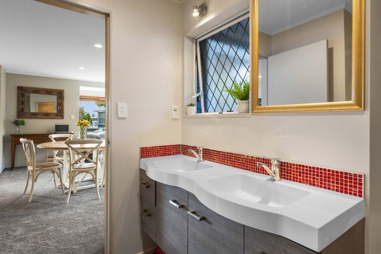 Photo of property in 9 Waihora Street, Taupo, 3330
