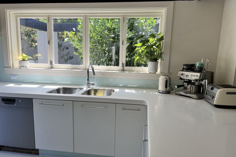 Photo of property in 5 Whareora Terrace, Cashmere, Christchurch, 8022