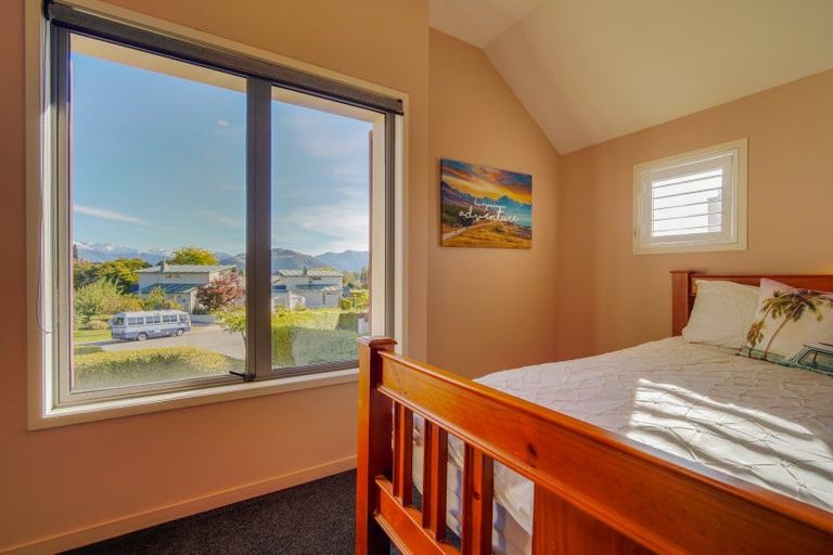 Photo of property in 9 Meadowbrook Place, Wanaka, 9305