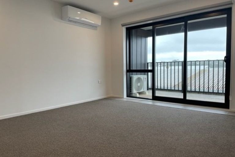 Photo of property in 207/28c Eileen Newey Place, Henderson, Auckland, 0612