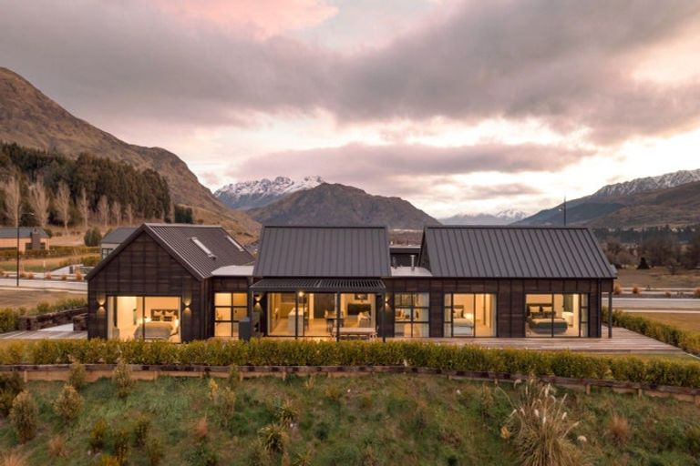 Photo of property in Kawarau Heights, 15 Kawarau Heights Boulevard, Lake Hayes, Queenstown, 9304