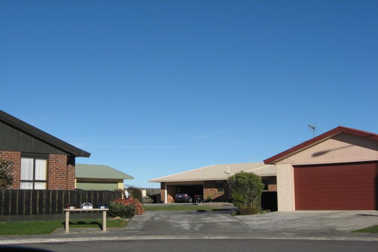 Photo of property in 12 Daley Place, Winton, 9720