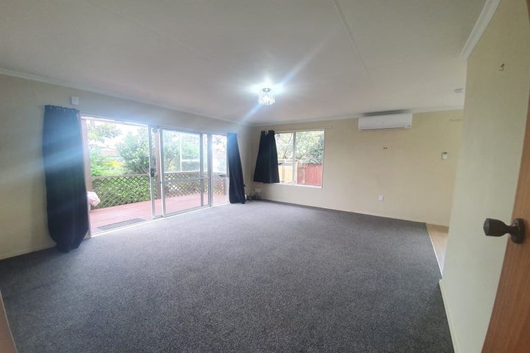 Photo of property in 5 Hillcrest Drive, Kelvin Grove, Palmerston North, 4414