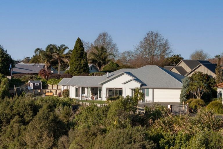 Photo of property in 40 Broadwater Close, Pyes Pa, Tauranga, 3112