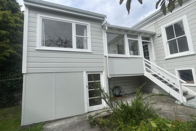 Photo of property in 19 Myrtle Crescent, Mount Cook, Wellington, 6021