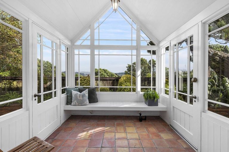 Photo of property in 51 Awa Road, Karaka Bays, Wellington, 6022