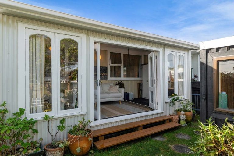 Photo of property in 8 Omata Road, Westown, New Plymouth, 4310