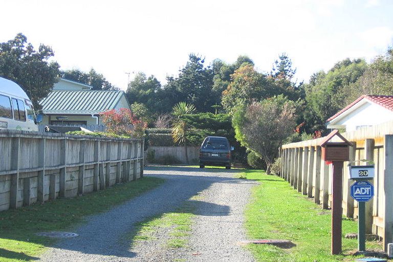 Photo of property in 18 Ross Grove, Paraparaumu, 5032