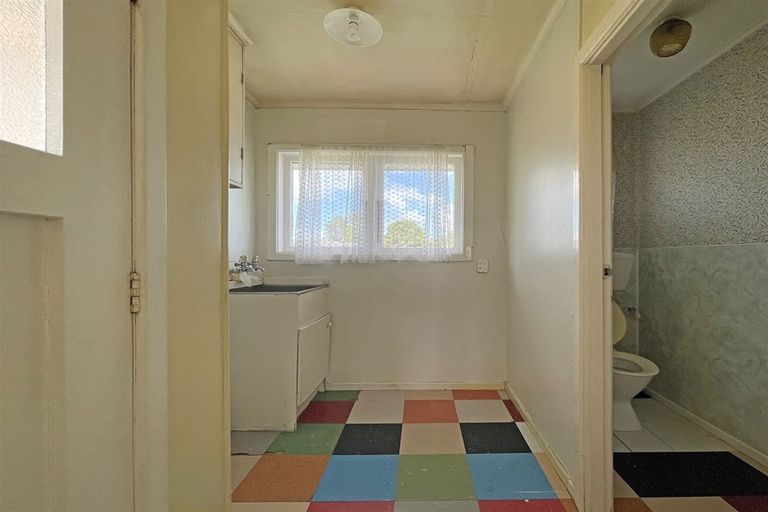 Photo of property in 75 Larnoch Road, Henderson, Auckland, 0610