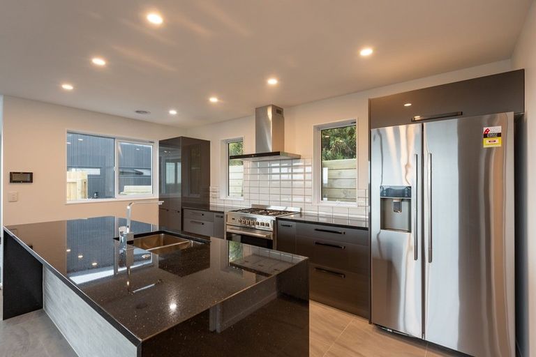 Photo of property in 103 Kakariki Grove, Waikanae, 5036