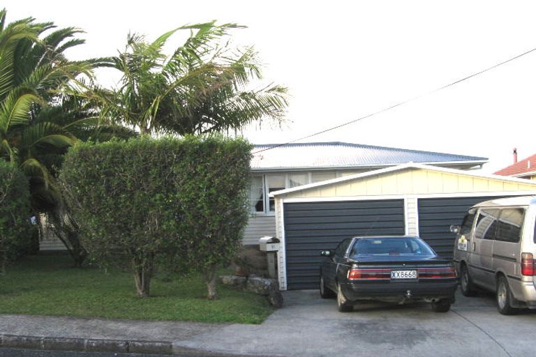 Photo of property in 8 Poto Street, Te Atatu South, Auckland, 0610