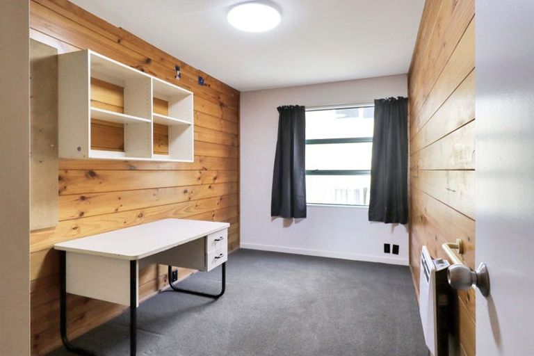 Photo of property in Te Awhina Apartments, 26/22u Sussex Street, Mount Cook, Wellington, 6021