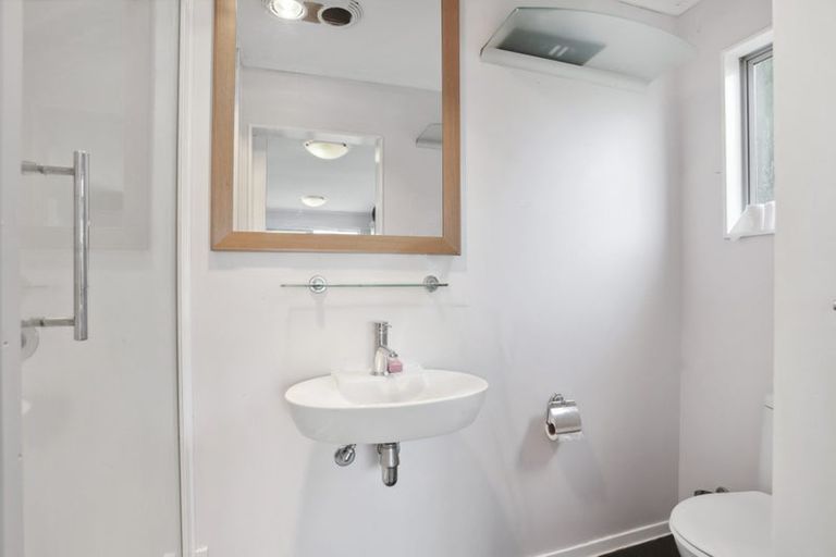 Photo of property in 40 Hinerau Street, Henderson, Auckland, 0612