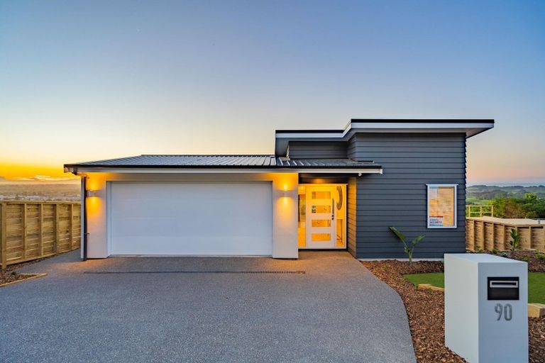 Photo of property in 90 Kotare Street, Waikanae, 5036