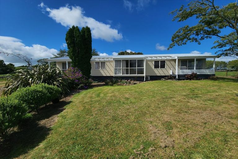 Photo of property in 15 Locket Road, Glenfield, Auckland, 0629