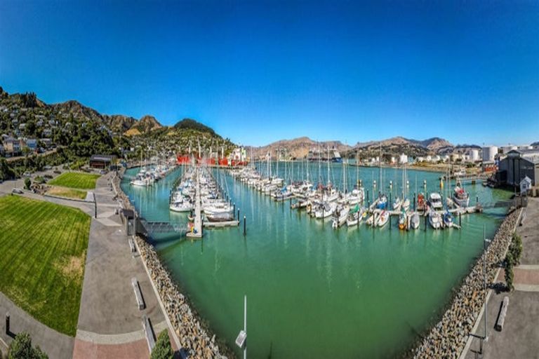 Photo of property in 24 Voelas Road, Lyttelton, 8082