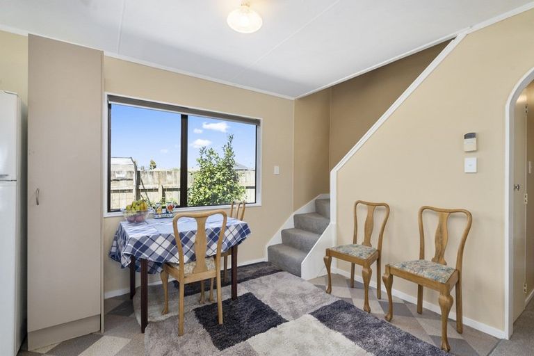 Photo of property in 32b Somerset Crescent, Highbury, Palmerston North, 4412