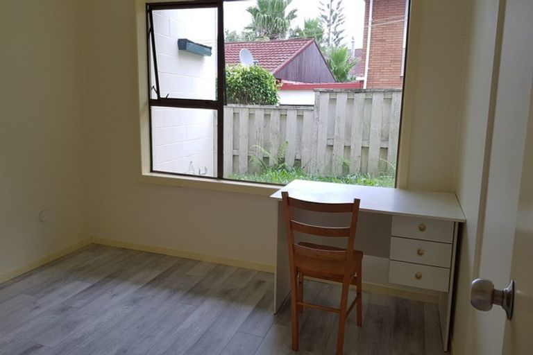 Photo of property in 1/7 Northwick Place, Hillcrest, Auckland, 0627