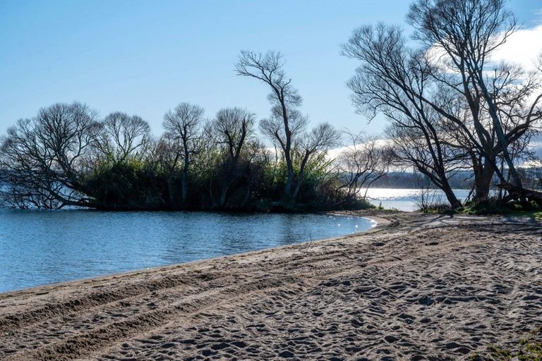 Photo of property in 20 Robinson Avenue, Holdens Bay, Rotorua, 3010