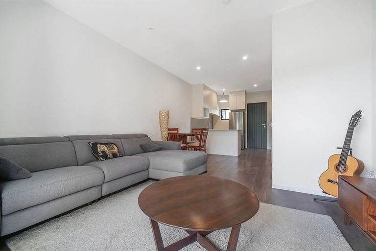 Photo of property in 29 Morihana Close, Glen Eden, 0602