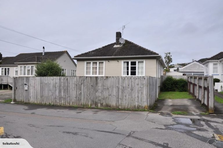 Photo of property in 79 Broderick Road, Johnsonville, Wellington, 6037